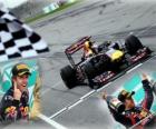 Sebastian Vettel Malezya Grand Prix (2011) &#039;de zaferini kutluyor